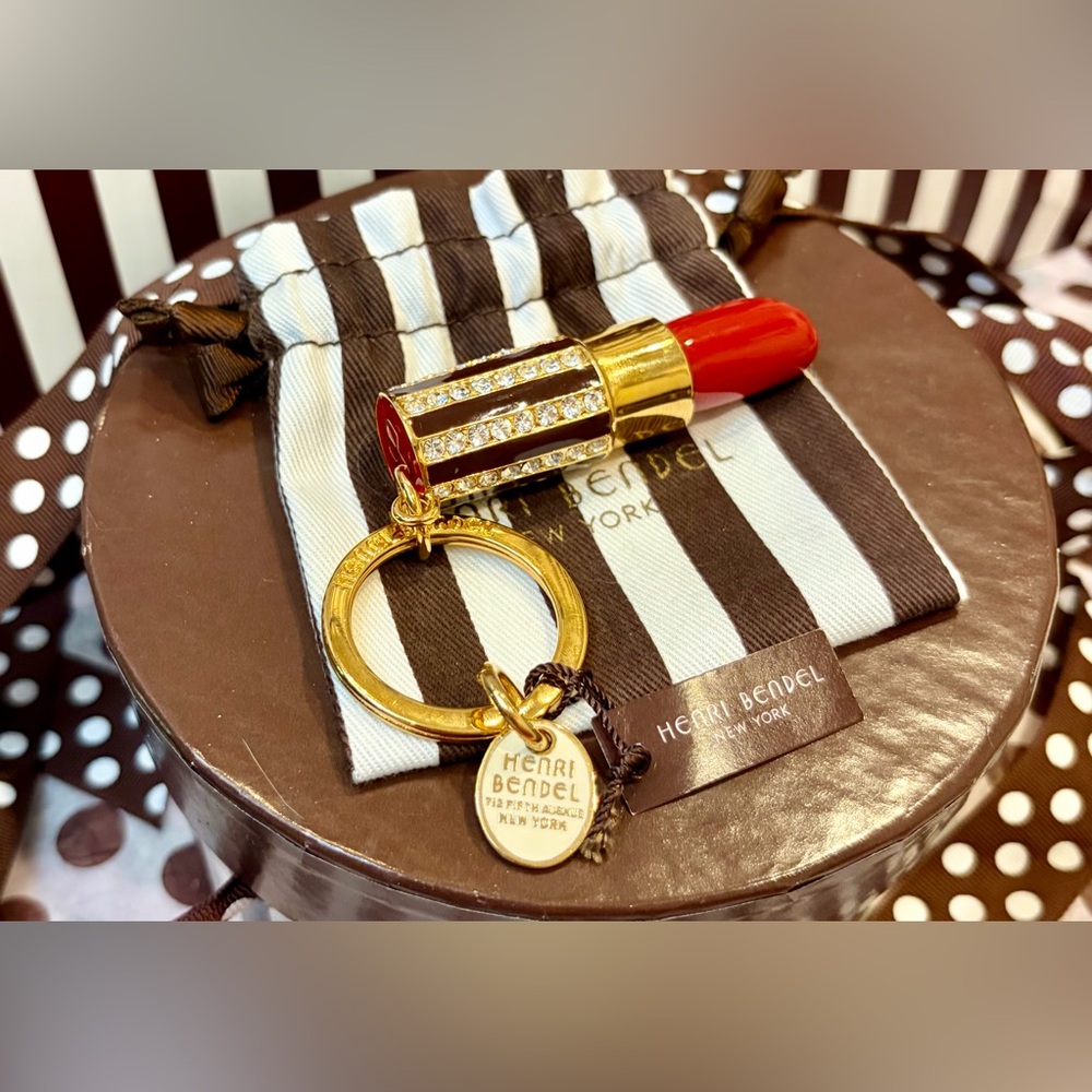 NWT HENRI BENDEL Red Lipstick Keychain, Gold Hardware & Crystals
Comes w/dusty - Picture 5 of 9